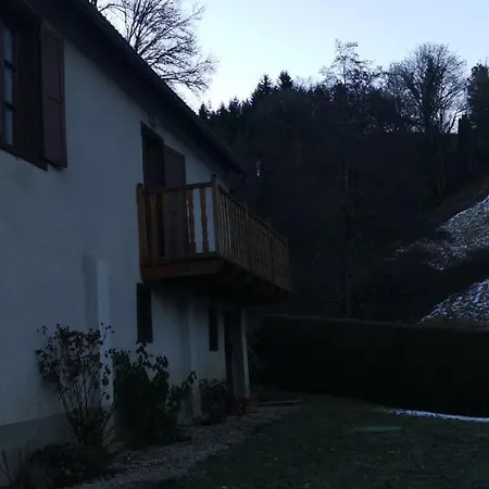 Maison D'Hote, Gite, La Maisonnette Vic-sur-Cere Exterior photo
