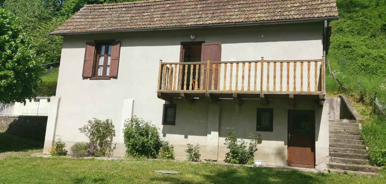 Maison D'hôte, Gîte, La Maisonnette * Vic-sur-Cère